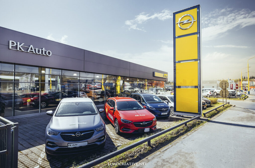 Milan Dzadik - Fotenie aut a fotenie reklamy a fotenie dokumentu a fotenie garaze
