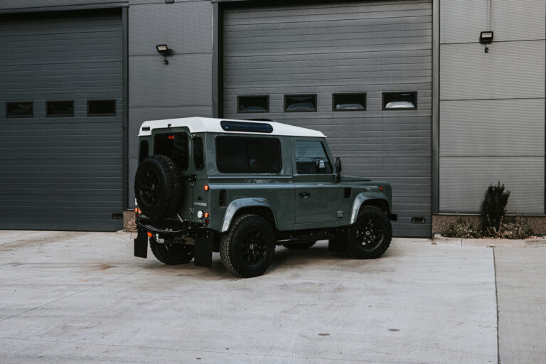 Milan Dzadik - Fotenie aut