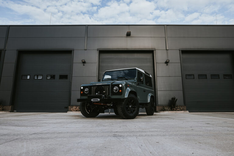 Milan Dzadik - Fotenie aut